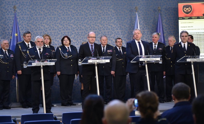 Чехии надо 2 часа для введения защиты границ от беженцев